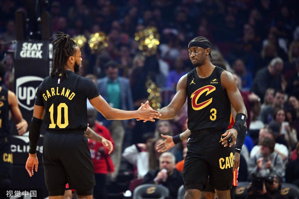 的小女孩到 的小女孩到